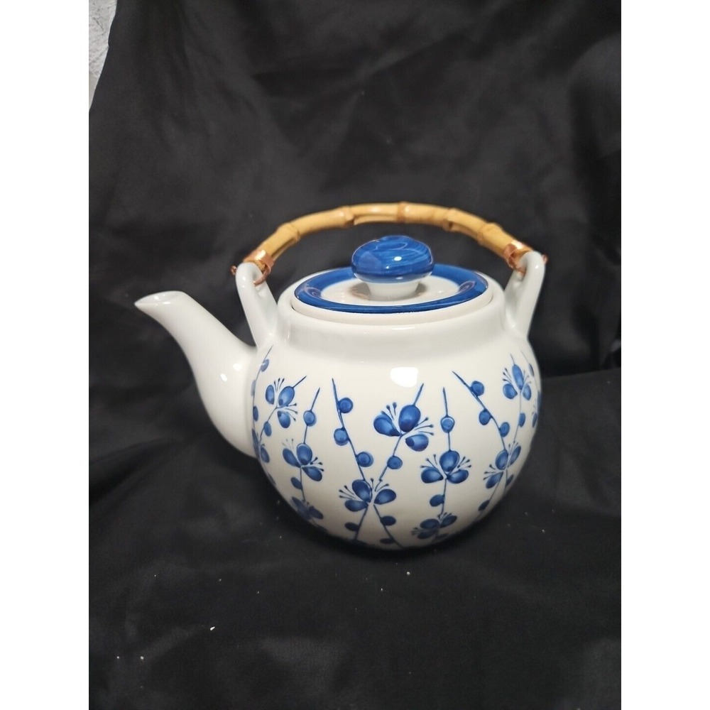 Hand Painted Yokohamaβ Studio Tea Pot With Bamboo Handle